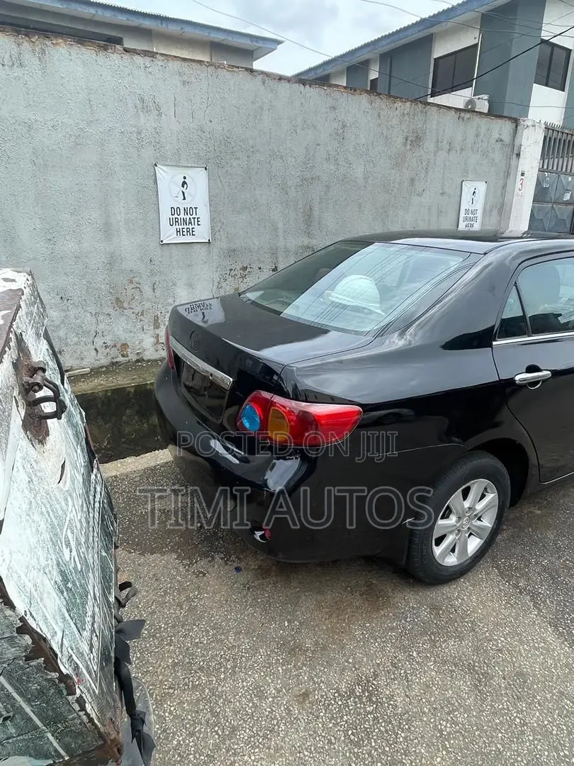 Toyota Corolla 2010 Black