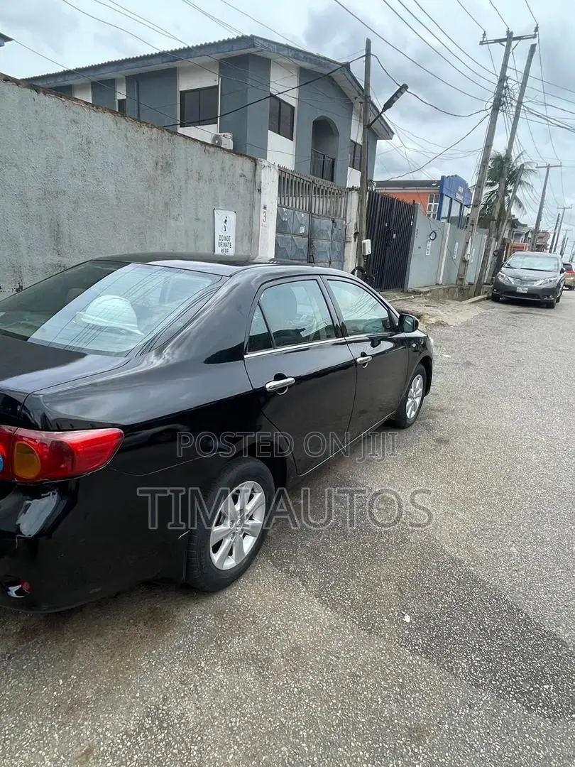 Toyota Corolla 2010 Black