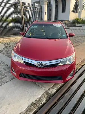 Toyota Camry XLE 4dr Sedan (2.5L 4cyl 6A) 2012