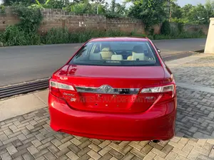 Toyota Camry XLE 4dr Sedan (2.5L 4cyl 6A) 2012