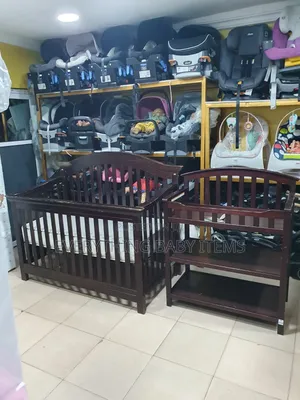 Tokunbo Graco Convertible Wooden Cot With Changer