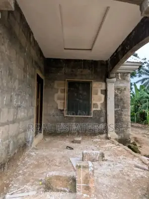 4bdrm Bungalow in Uyo for sale