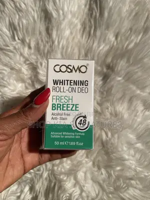 Cosmo Whitening Rollon Deo (Fresh Breeze)