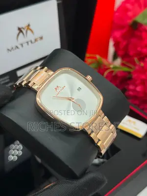 Matturi Quartz Movement Chain Wristwatch for Ladies