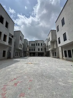 4bdrm Duplex in Life Camp for sale
