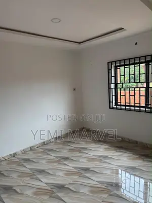 3bdrm Block of Flats in Oluyole Estate, for rent
