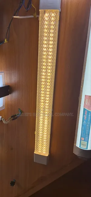 Warmwhite 2ft Surface Light Fitting