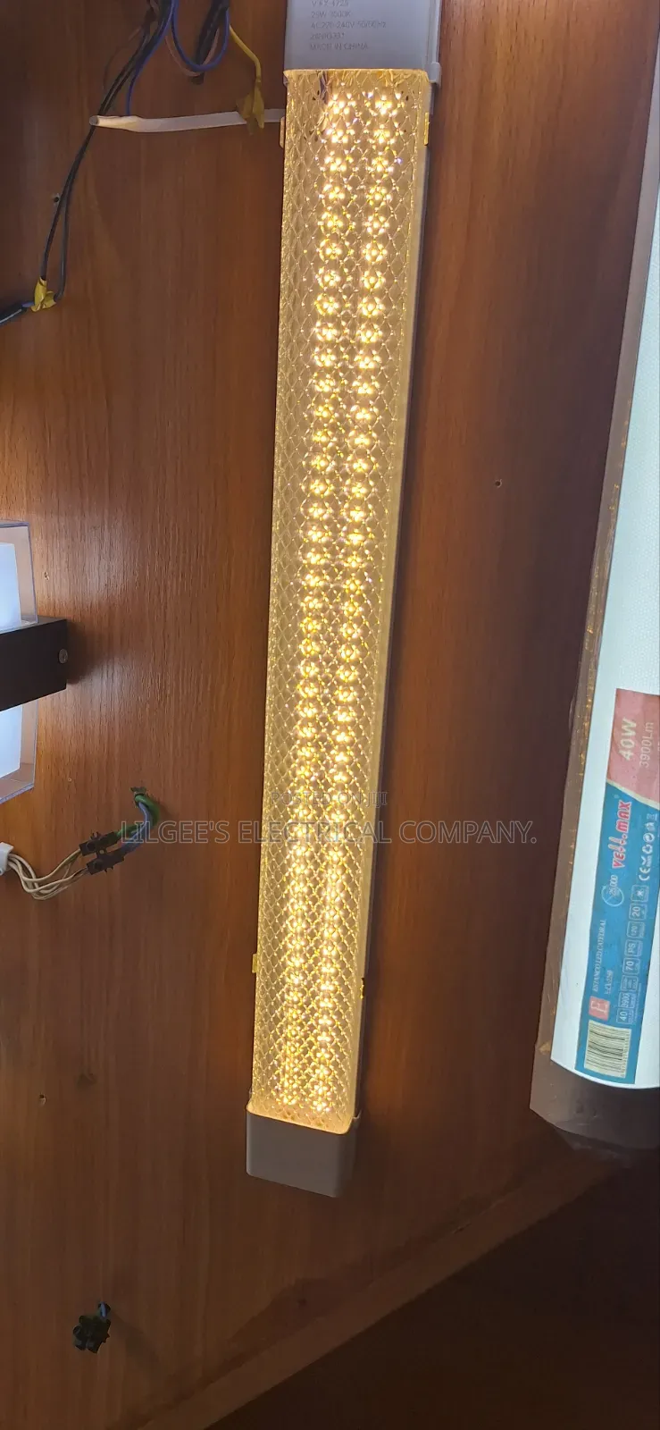 Warmwhite 2ft Surface Light Fitting