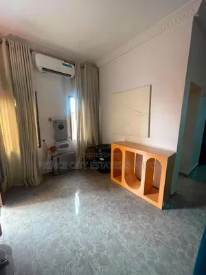 Furnished 1bdrm Room & Parlour in Off Pedro, Ladilak., Bariga / Shomolu