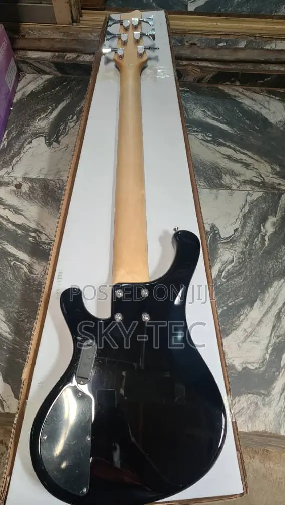 Professional Ibanez 5-Strings Bass Guitar Active