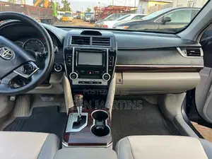 Toyota Camry XLE V6 4dr Sedan (3.5L 6cyl 6A) 2012 Gray