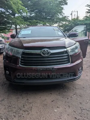 Toyota Highlander LE V6 4x4 (3.5L 6cyl 6A) 2016 Burgundy