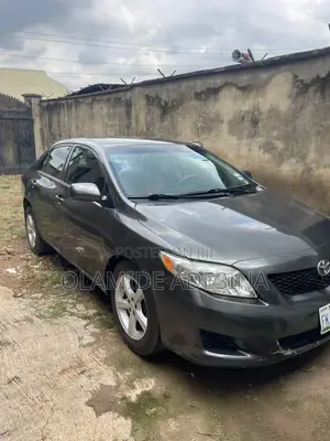 Toyota Corolla 2010 Gray