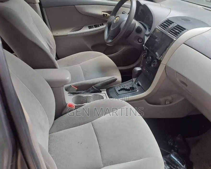 Toyota Corolla 2010 Gray