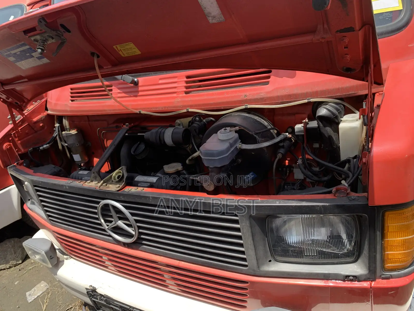 Mercedes-Benz Sprinter 2000 Red
