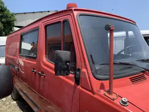 Mercedes-Benz Sprinter 2000 Red