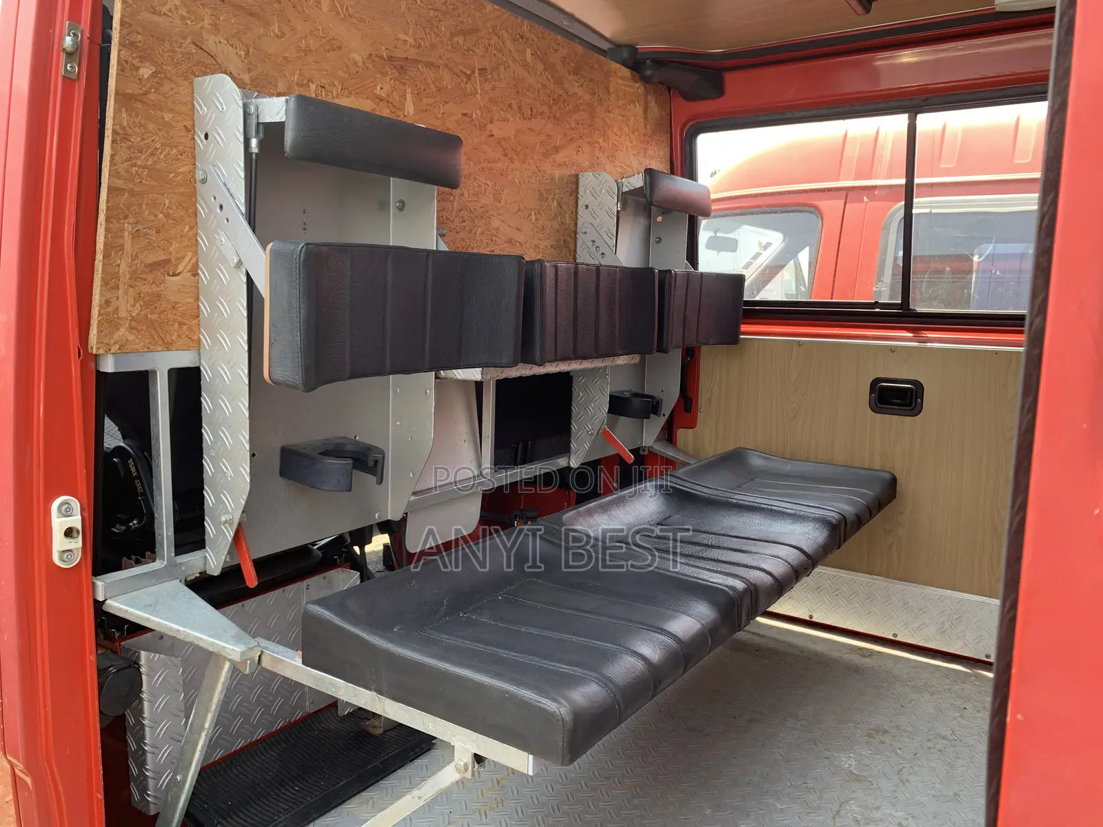 Mercedes-Benz Sprinter 2000 Red