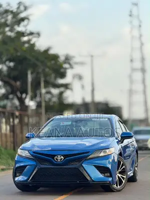 Toyota Camry SE FWD 2020 Blue