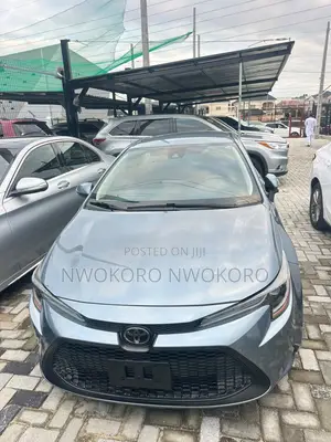Toyota Corolla LE 2020 Blue