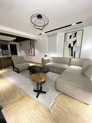 1Bedroom Shortlet in Yaba | Bathtub | 24hrs Power | WiFi