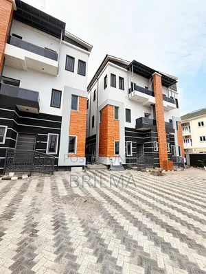 5bdrm Duplex in Jahi for sale