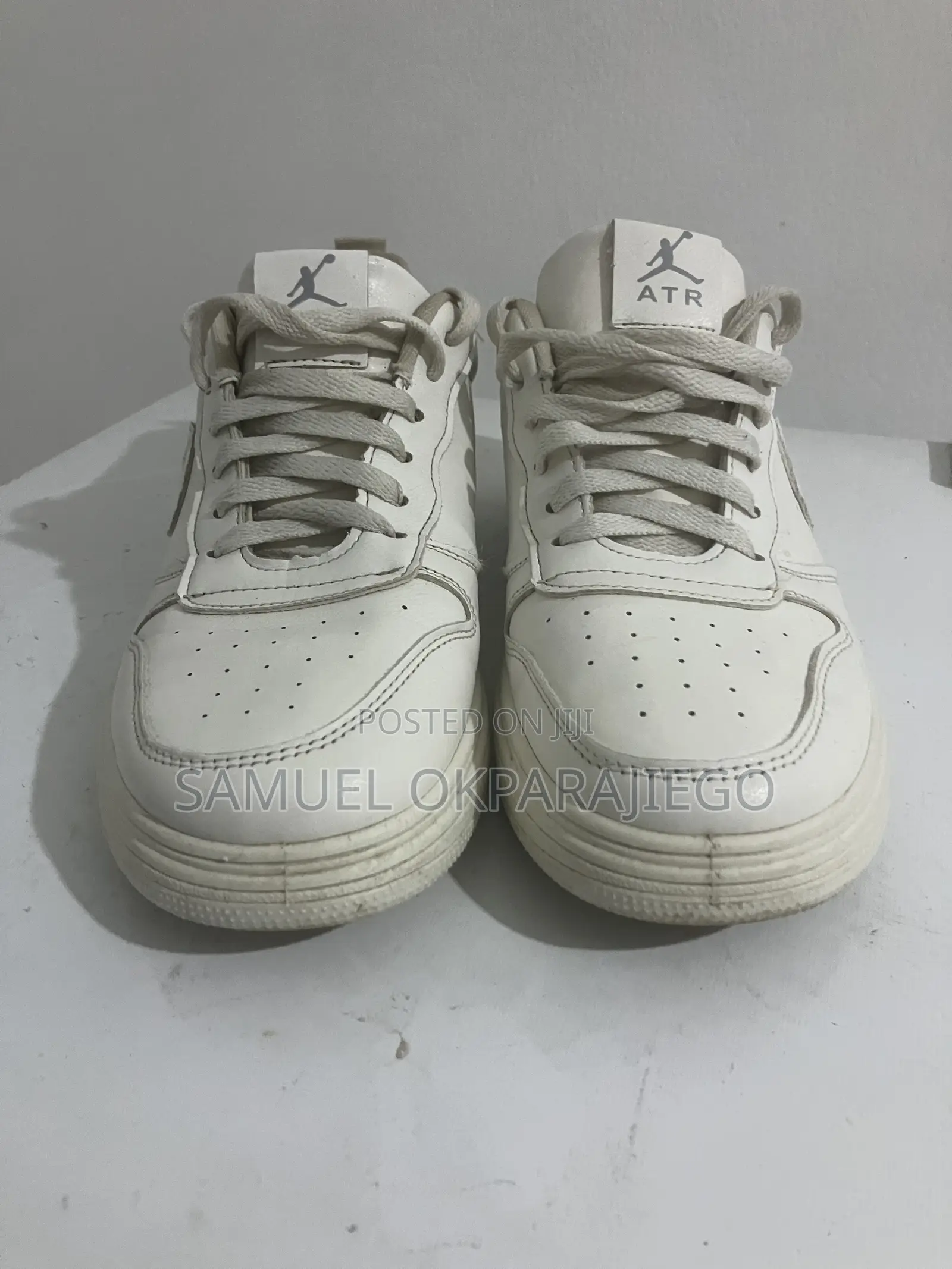 Used Fashion White Sneakers