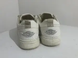 Used Fashion White Sneakers