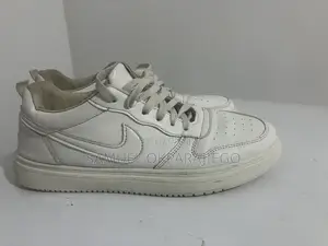 Used Fashion White Sneakers