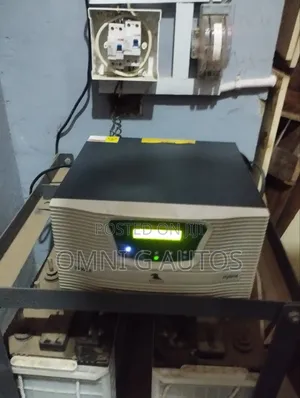Neatly Used 2.5kva Hybrid Inverter