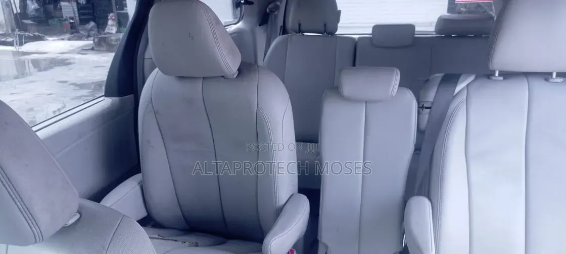 Toyota Sienna 2014 Gray