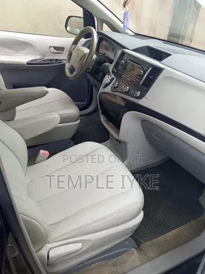 Toyota Sienna 2011 Black