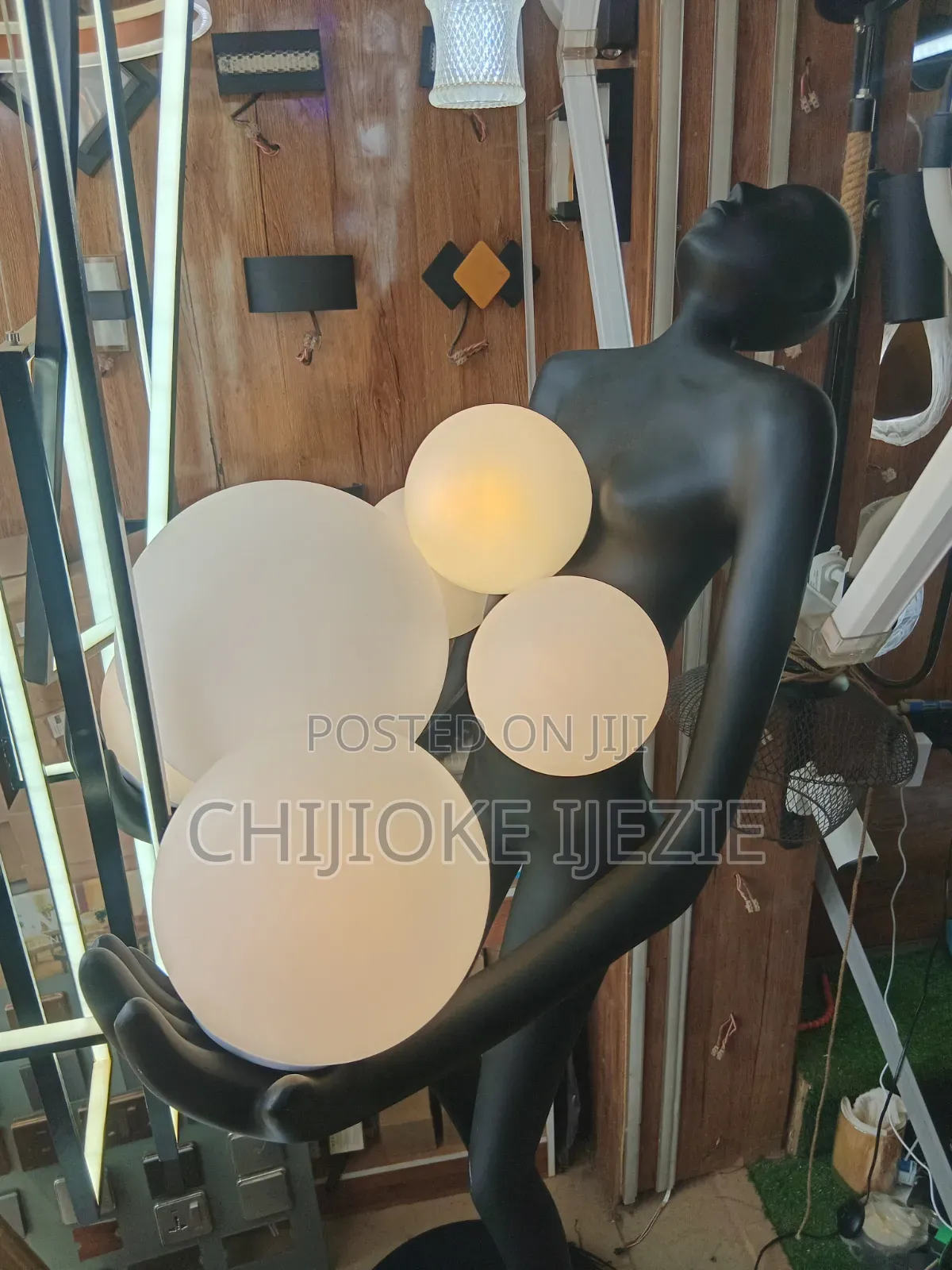 Humanoid Standing Light