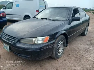 Toyota Camry LE 4dr Sedan (2.2L 4cyl 4A) 2000 Black