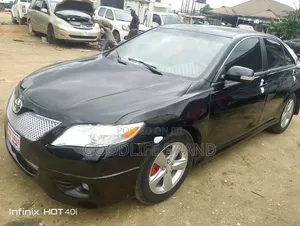 Toyota Camry XLE 4dr Sedan (2.5L 4cyl 6A) 2011 Ivory