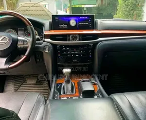 Lexus LX 2025
