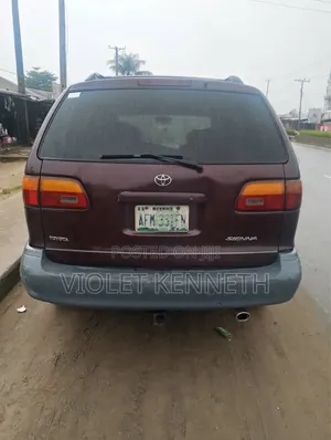 Toyota Sienna 2001