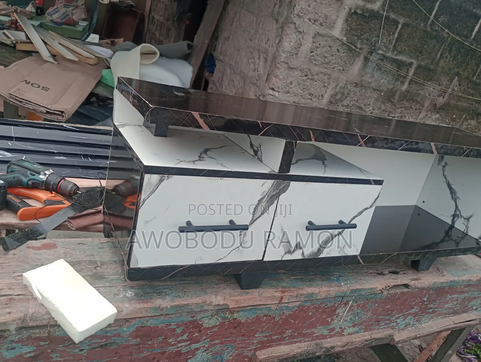 4 Feet TV Stand
