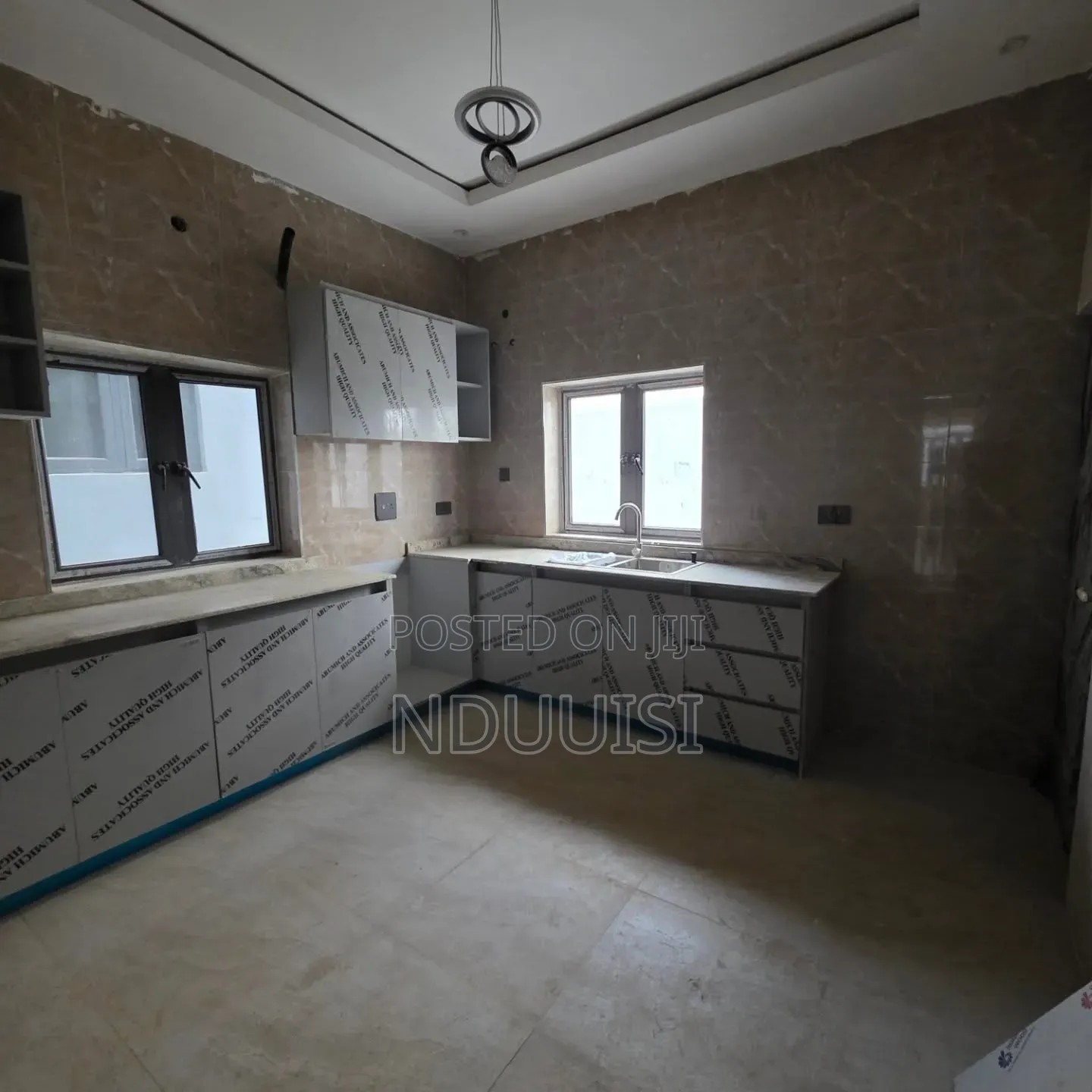 4bdrm Townhouse/Terrace in Mabushi for sale