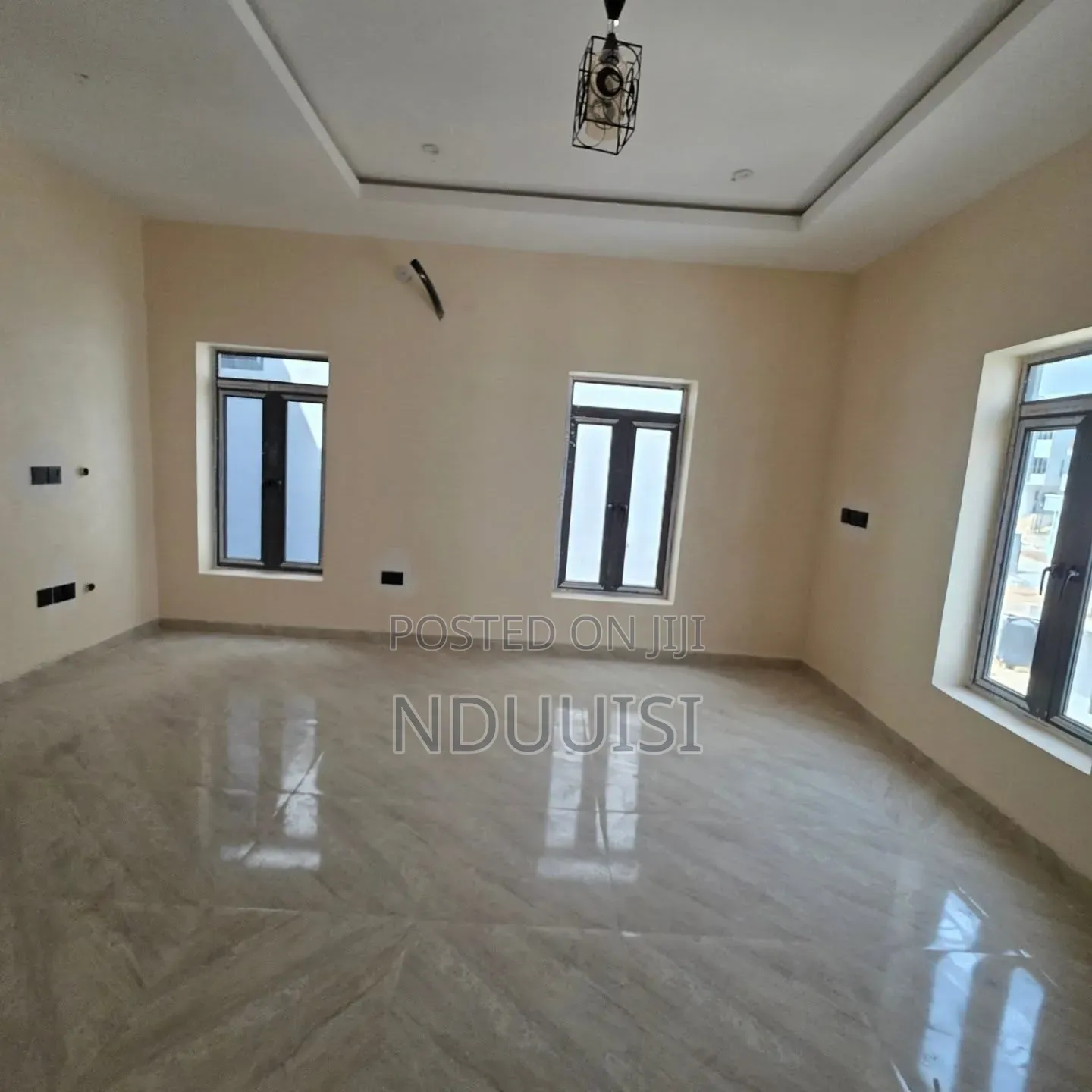4bdrm Townhouse/Terrace in Mabushi for sale