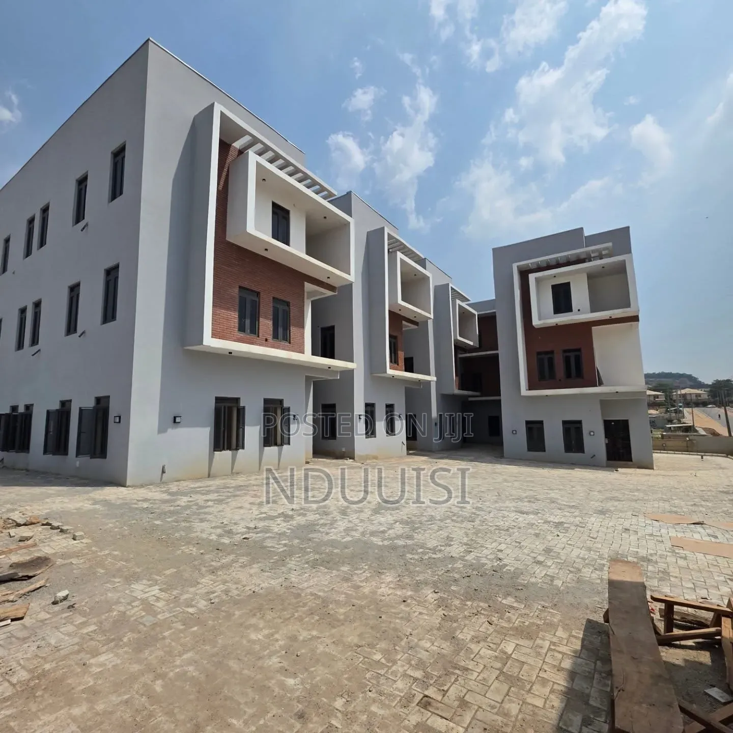 4bdrm Townhouse/Terrace in Mabushi for sale