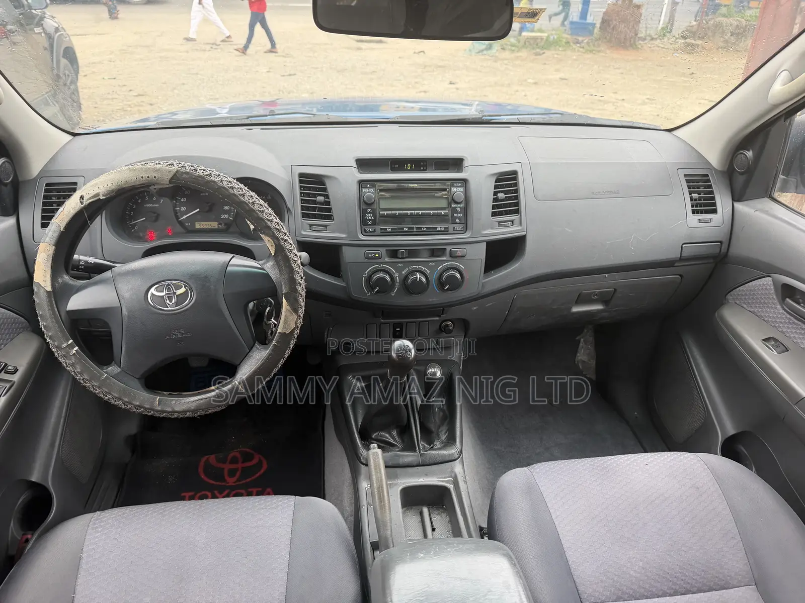 Toyota Hilux 2013 Blue