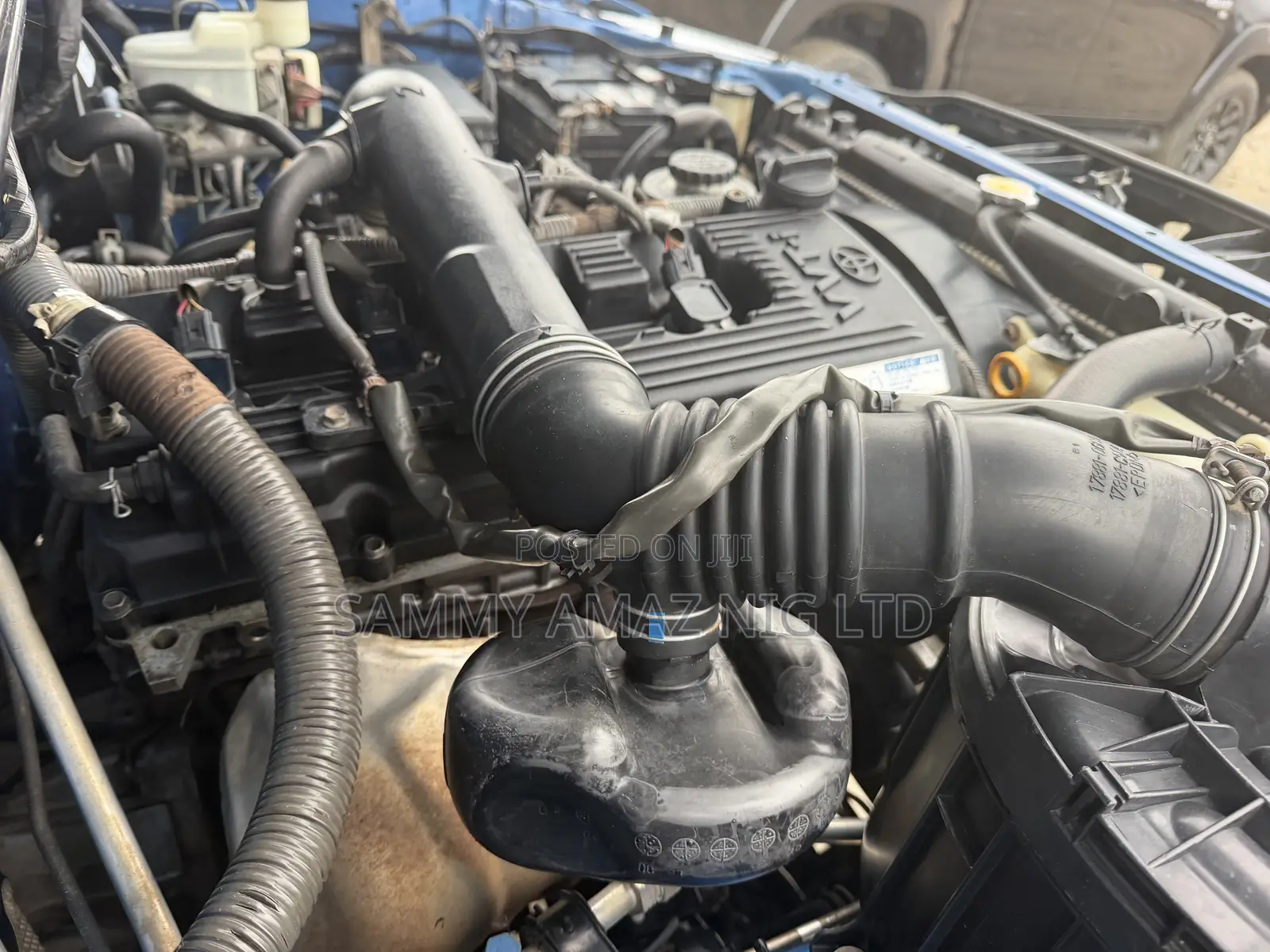 Toyota Hilux 2013 Blue