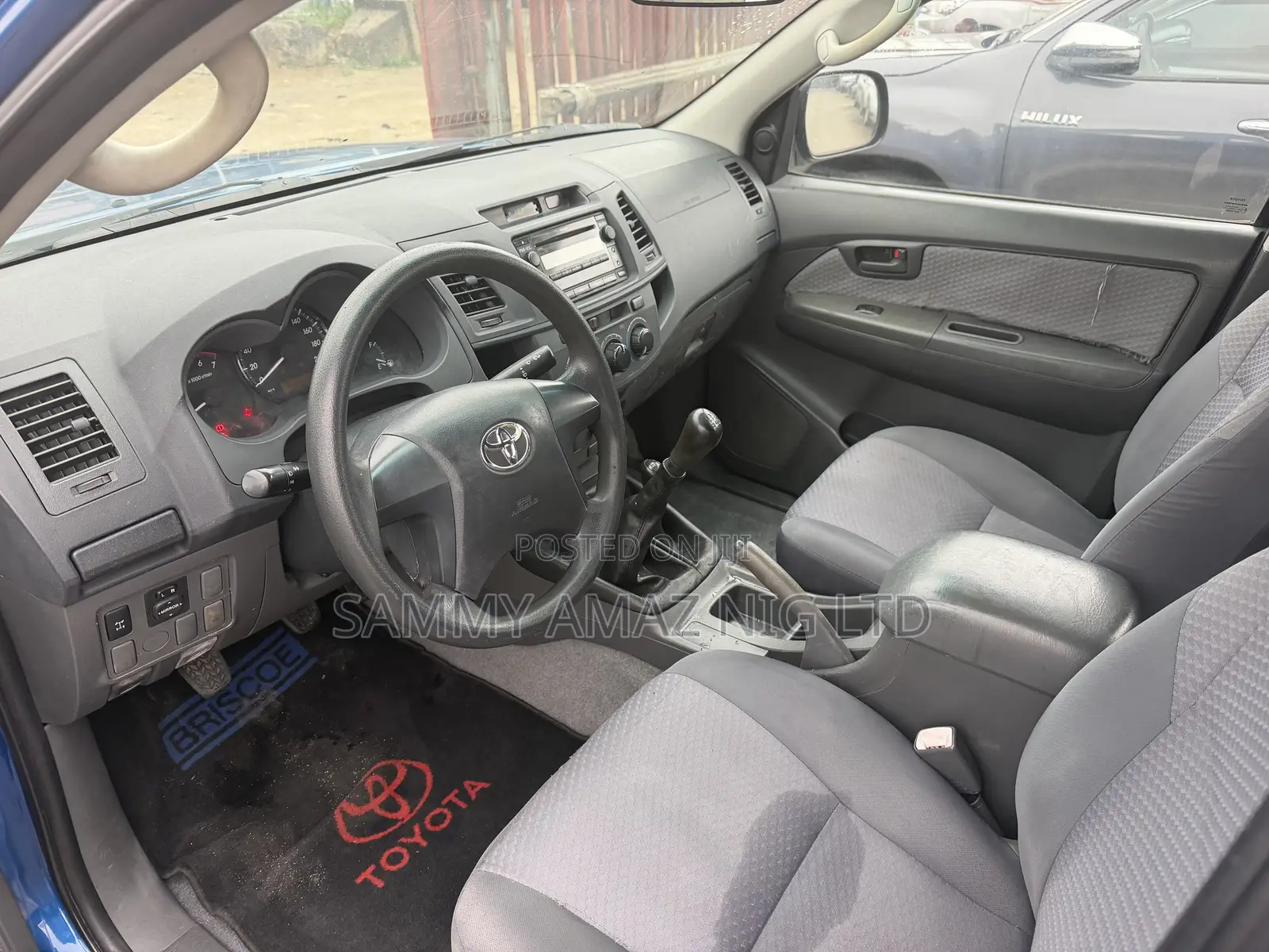 Toyota Hilux 2013 Blue