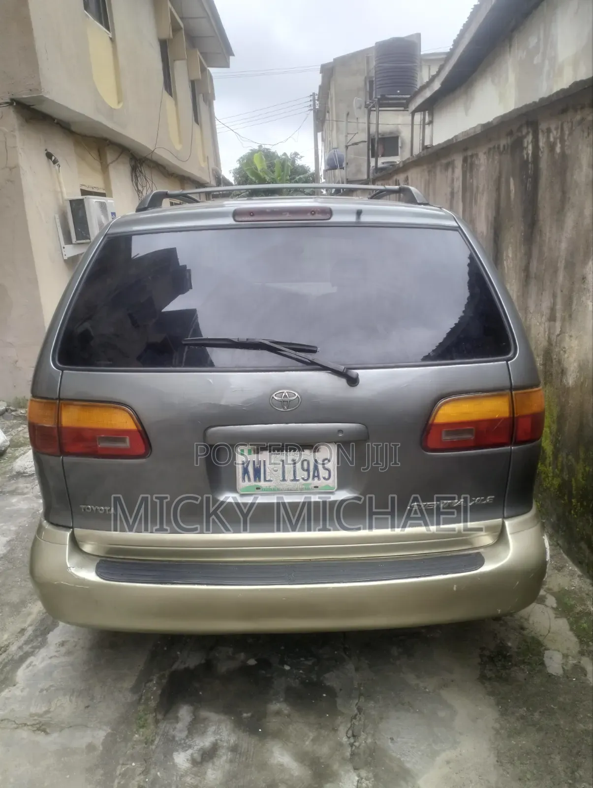 Toyota Sienna 2000 Gray