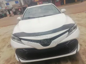 Toyota Camry 2019 White