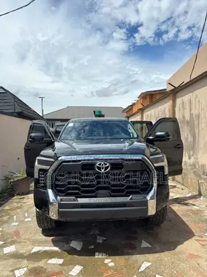Toyota Tundra 2023 Black