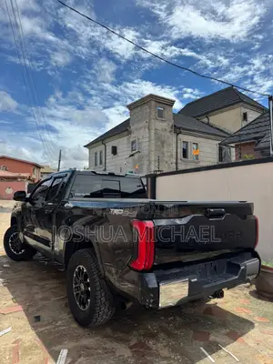 Toyota Tundra 2023 Black
