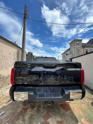 Toyota Tundra 2023 Black