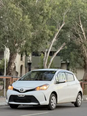 Toyota Vitz 1.3 AWD 5dr 2015 White