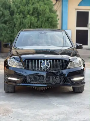 Mercedes-Benz C300 2010 Black